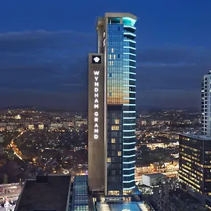 5* ホテル Wyndham Grand Levent & Conference Center
